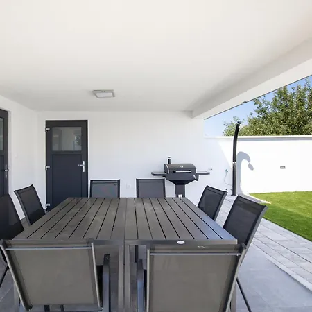 L&l By Interhome Medulin