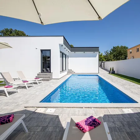 L&l By Interhome Holiday home Medulin