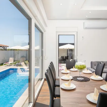 Holiday home L&l By Interhome *