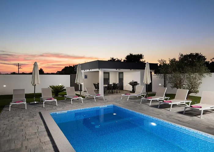 Vakantiehuis L&l By Interhome Medulin