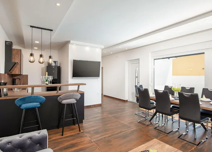 L&l By Interhome