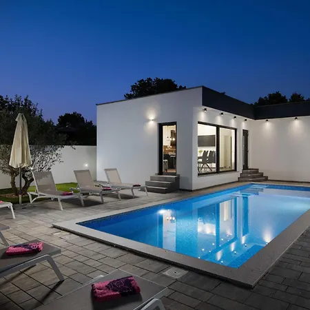 L&l By Interhome